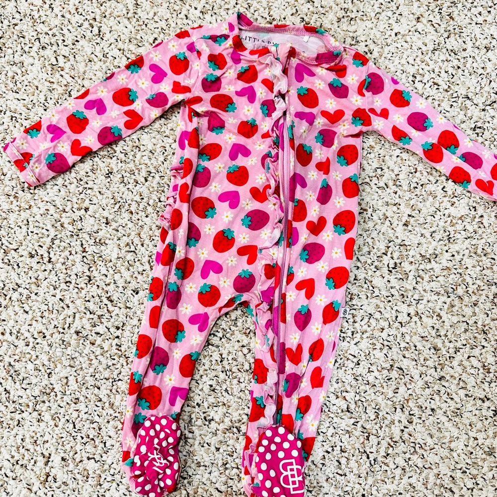 12-18 M Little Bum Bums Strawberry & Daisy Footed Pajama